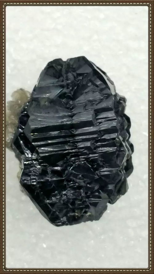 22 雪宝顶矿晶史话 小说